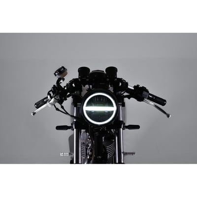 - Hi/Low beam
- Position light & Daytime running light bar function
- ECE approved lens
Approx. dimensions for reference only:
- headlamp lens diameter: 146mm
- Housing diameter: 156mm
- Housing length: 200mm