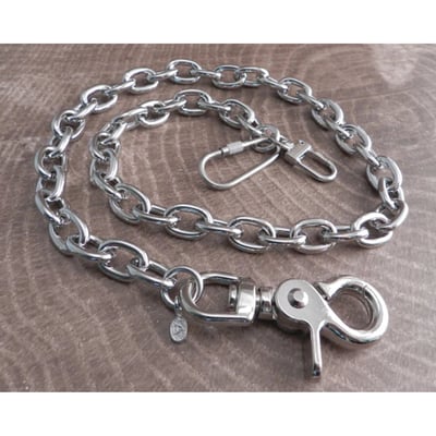 Silver; heavyweight chain with open links; chrome-plated steel; chain links 3/4" length by 1/2" width; the sturdy snap hook and dual wallet hook end-pieces adds approximately 3" to the chain length