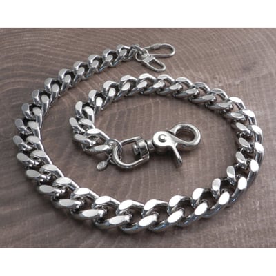 Silver; light weight chrome-plated aluminium chain; chain links 1" length by 3/4"; the sturdy snap hook and dual wallet hook end-pieces adds approximately 3" to the chain length