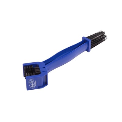 Double ended brush to get to the right spots quickly. The three sided brush aids in cleaning the chain and the other brush is perfect to get to confined spaces. Comes with durable nylon brush and a high quality plastic handle.