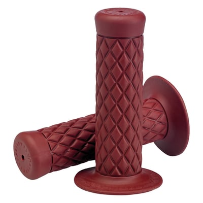 Without throttle sleeve. A TPV rubber grip set, manufactured from a quality virgin polymer. The nature of this rubber compound gives it a nice soft feel, without becoming tacky. It is durable, UV resistant and, in the end, perfectly recyclable material. Sometimes things just come together!