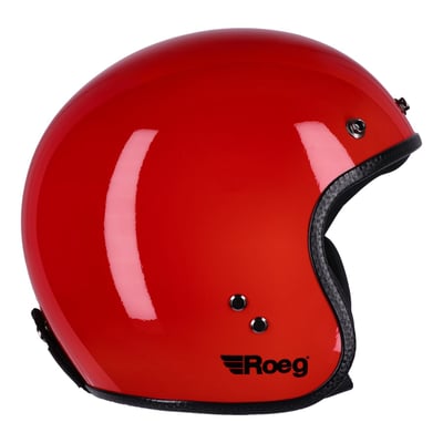 The Roeg JETT is a modern classic that stays true to its roots as a trendsetting open-face helmet. Designed for riders who value lightweight comfort and timeless style, it delivers the perfect balance between vintage character and modern protection.

Built with Roeg’s lightweight ‘RQ LIGHT’ fiberglass shell and four shell sizes, even five shell sizes in black and matte black, the JETT offers a refined fit and balanced feel. The multi-density EPS liner and soft Microtech fleece interior provide lasting comfort, while the classic double D-ring chinstrap ensures a secure and reliable closure. 

ECE-R22.06 certified and finished with signature details like gunmetal grey visor snaps and a removable black peak, the JETT is ready for city rides, spontaneous detours, and everyday adventures. Personalize your helmet with optional Roeg bubble visors and peaks available in various colors.

• Lightweight ‘RQ LIGHT’ fiberglass shell
• Four shell sizes for a precise fit (Five for the black and matte black)
• Multi-density EPS liner
• ECE-R22.06 certified
• Double D-ring adjustable chinstrap
• Soft Microtech fleece interior
• Removable black peak included
• Available in iconic and seasonal colors