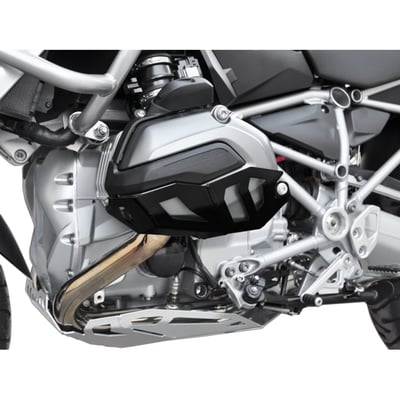This cylinder protection fits the appearance of the BMW optimally and offers protection against stone chips. Made from black powdercoated aluminum and easy installation because it can be mounted to the original mounting points.