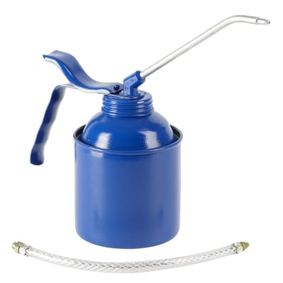 500cc. Dimensions: 145mm to 85mm diameter x 150mm high. Blue steel container with a 1cc per stroke pumping single action brass pump and an angled 135mm long aluminum spout. An additional flexible and translucent 210mm long (see-through) PVC Superflex spout is included. Pump enable drip feed and comes with 2 ball valves.