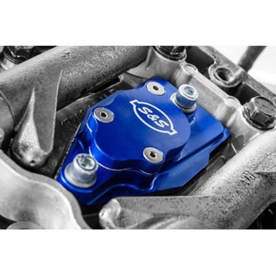 Manufactured from blue anodized 6061 aluminum. A direct upgrade replacement for the stock breather assembly. Inside you will find the proprietary Labyrinth design to significantly reduces oil pass-through, keeping your engine running cleaner and smoother while burning less oil. The S&S dual O-ring design offers a superior seal, minimizes leaks and maximizes performance. Maintenance-free since the mesh filter elements and the umbrella valves is no longer required. 
- 6061 aluminum construction 
- S&S blue anodized finish 
- Dual O-Ring for a improved sealing 
- Labyrinth design to significantly reduce oil pass-through 
- Less oil carry-over to the intake 
- Improved durability when compared to the stock breather assemblies 
- No more umbrella valve and mesh filter element so maintenance-free 