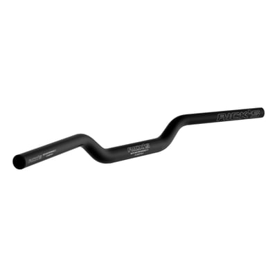 - Width: 790mm (31") 
- Height: 48mm (1.9") 
- Pullback: 77mm (3"). 
Black hard anodized 6061 T6 aluminum. Riser clamping area 1-1/4" (32mm), conically reduced to 1" (25.4mm) at the handlebar ends. Handlebar has 3.6mm wall thickness at riser clamp area for unmatched strength. Complete with lasered Rick's logo. 
- Weight 600 gram 
- Design based on OEM 55800858 bar 
- Compatible with H-D's heated grips 
- Aggressive Clubstyle moto bar look 
- Drilled for internal wiring. 
Note: With approval. Check your local MCS dealer or the MCS sales department for exact type of approval and validity on bike model and years on the test report.