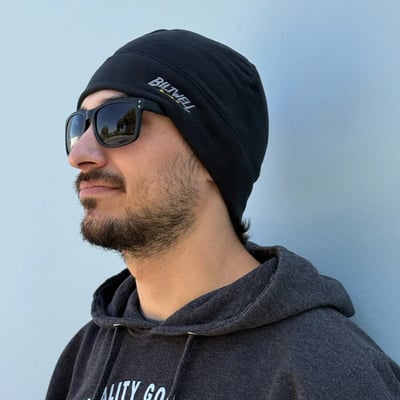 The Biltwell Shock microfleece beanie is super soft and provides plenty of insulation. It stretches for a perfect fit, while its four-seam construction offers a modern beanie look. If you’ve never worn a microfleece beanie, these things are way warmer than the traditional woven style. Features a directly embroidered, low-vis logo.