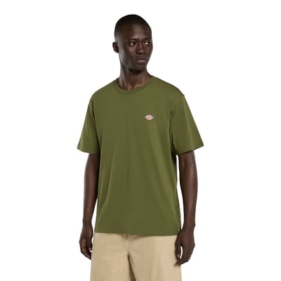 The Dickies Mapleton t-shirt is a regular fit crewneck t-shirt made of soft and breathable BCI certified cotton jersey featuring the iconic Dickies logo in small on the chest. Available in a wide selection of classic and seasonal colors. The classic staple cotton T-shirt made for everyday wear.
• Jersey
• 100% BCI cotton
• 160 GSM