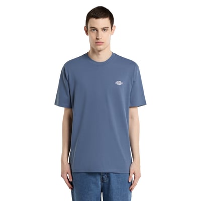 The Dickies Summerdale t-shirt is a relaxed fit t-shirt made with BCI certified cotton jersey. A wardrobe staple featuring the iconic Dickies monochrome logo on the front, and in full colour at the hem. An understated ethical cotton T-shirt perfect for everyday wear. Available in a range of classic and seasonal colors.

• Jersey
• 100% BCI cotton
• 180 GSM