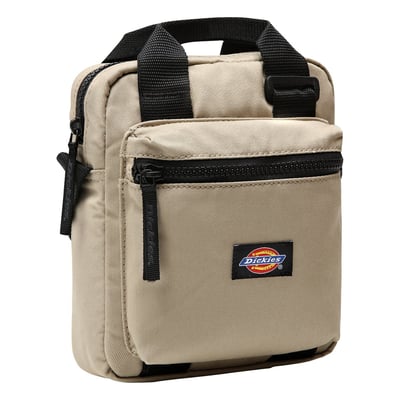 The Dickies Moreauville is a timeless utility bag, made from durable recycled polycotton twill. Featuring an adjustable strap, zip closure, front and inside pockets,
hammer loop and a padded back. An authentic functional bag made for everyday use.
• 65% recycled polyester / 35% BCI cotton
• 278 GSM / 66 cloth