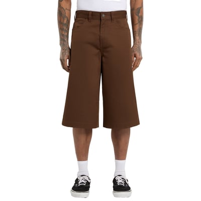 The Dickies Union 17 Inch loose short is an extra loose baggy fit short. With a slight A-line, these shorts are made with wrinkle and stain resistant 8.3oz polycotton
blend with a soft hand feel. Features include metal branded shank buttons, rounded back patch pockets, rounded front pockets, clean front crease, 1' fold back
hem, and woven Dickies label on the back pocket. These shorts are durable and comfortable, with a baggy fit for ease of movement.

• Extra loose fit
• 65% polyester / 35% cotton