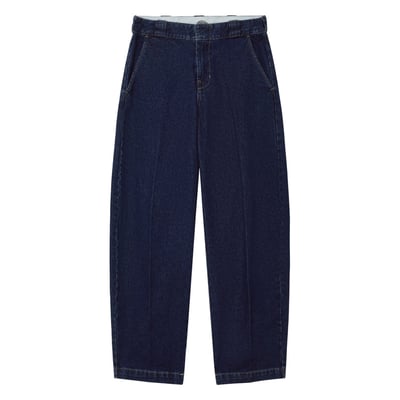 The Dickies 877 barrel leg work jeans are crafted with functionality in mind, featuring front and back pockets and belt loops for a customizable fit. Dickies have taken the classic work pants and reworked them with a durable, comfortable denim twill fabric. The barrel fit is modern and relaxed, making these jeans perfect for year-round wear.

• Barrel fit
• 100% cotton