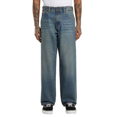 The Dickies Baggy work jeans are a baggy fit, tapered leg denim jeans. Made with durable and comfortable 14oz slub cotton denim twill, these jeans feature five
pocket set up, zip fly and shank button closure, phone / tool right hand side welt pocket, and back patch pockets with woven Dickies label. A modern block built with Dickies DNA.
• Baggy fit with tapered leg
• 100% cotton