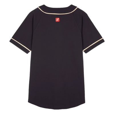 Santa Cruz brings a classic sporty style with a skate-inspired twist. Crafted from 100% heavyweight cotton pique, this shirt and shorts offer a substantial yet comfortable feel. Its regular fit and short sleeves make it perfect for layering or wearing solo on warmer days. Designed with a button fastening and subtle taping detail, it captures the timeless baseball silhouette while adding a modern edge. The embroidered logo on the left chest and rubber label branding at the back give a signature Santa Cruz touch that stands out without being overpowering. The shorts are featuring elasticated waist, side entry pockets, back welt pocket.
The OGSC baseball shirt and short are ideal for everyday wear, casual outings, or adding sporty flair to your streetwear rotation.
