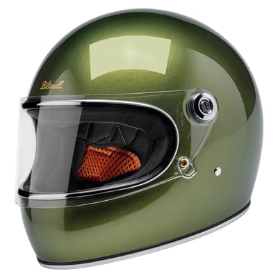 The Biltwell Gringo S has a sleek, old-school and iconic look from back to the 70’s with the high protection standards of the present time. The Gringo S is made of a slim profile ABS outer shell with hand-painted beautiful colors, CE certified anti-scratch and anti-fog visor, removable and washable liner with hand-sewn diamond stitch. Also there are speaker cut-outs for intercoms, a double d-ring chin strap and the helmets are ECE 22.06 and DOT certified.
