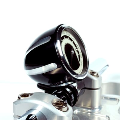 Black anodized Contrast Cut machined billet aluminum.
Used to stylish mount the Motoscope Tiny to a 22mm diameter handlebar.
Complete with stainless steel mounting screws.
- For 22mm handlebars
- 56mm diameter
- 60mm long