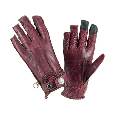 The By City Second Skin gloves fits like the name already says like a second skin. Comfortable, made of leather, adjustable by metal button on wrist. They have the touch function on the index finger and are CE approved; CE UNE-EN:13595:2015-CE. Enjoy the summer with these Second Skin gloves.