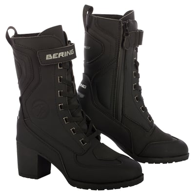 The design of Bering Leonarda II boots is simple and dynamic, perfect for the modern woman who wants to stay stylish without compromising performance. Their sleek aesthetic is complemented by practical features like the heel pull and the side zipper, for a look that's as functional as it is elegant. These boots from Bering are specifically designed for urban female motorcyclists looking for shoes that are both sober, dynamic, and high-performing. They perfectly combine safety, comfort, and design, making them an ideal choice for the modern female motorcyclist.