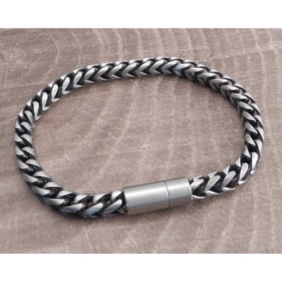 For the guy or girl who is packing attitude, this jewelry collection from AMiGAZ is made for you. The Franco Stainless Steel 6mm round magnetic chain bracelet has a brush antique finish end-end 22cm with a magnetic lock. Bold, rugged, and eye-catching with details that are bound to set you apart from the crowd, you will love the way a simple piece of jewelry can elevate your look and your mood.