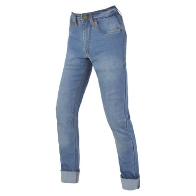 Enjoy every day with your motorcycle thanks the Route II jeans of By City. With them you will be completely protected thanks to the single layer abrasion resistant cotton denim fabric with blend yarn technology and its removable protections. In addition to having the By City style. Features removable knee protections (adjustable to two heights) "Flexishock" certified EN1621-1: 2012 CE Level 1. The jeans are an approved product for motorcycle CE EN17092-4: 2020 Level A. Features five outer pockets and YKK zip fastening. Enjoy your ride!