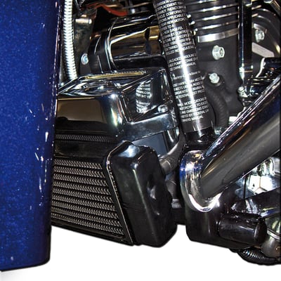 Black. 
Horizontal frame mounted. 
Non-fan assisted. 
Kit includes the oil cooler, mounting hardware, thermostat equipped offset oil filter adapter, oil hose and oil hose clamps. 
Nothing else required for a successful installation.