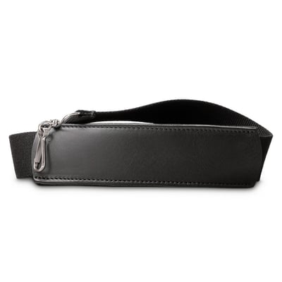 Compatible with 986009, 986010, 588742 large and 986013, 986014, 588741 small Old Chopper saddlebags. 
Also compatible with most other bags where a D-ring style carrier ring is present.