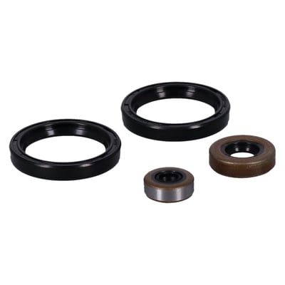 Includes all mainshaft oil seals.