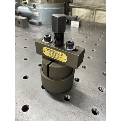 Used to pull the starter clutch gear (33381-39 / 2446-39) with ease from the mainshaft, on models with kickstart. Will not slip off gear and will prevent damage to clutch gear or mainshaft.
- Designed to stay together when you put it back in your toolbox, no hunting for individual tool parts
- Manufactured from heat treated 4140 steel to last
- Compatible with stock and most aftermarket 4-speed kickstart
- 100% made in USA