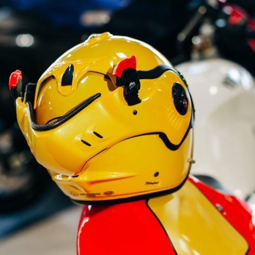 Roof Boxer Alpha helmet yellow