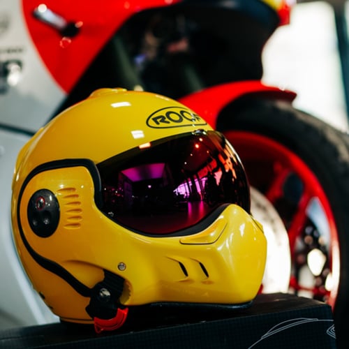Roof Boxer Alpha helmet yellow