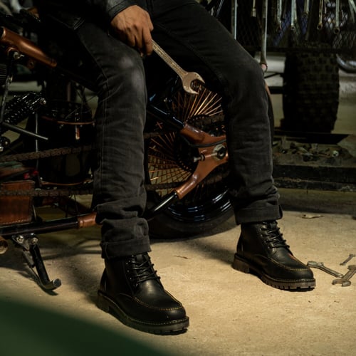 Trip Machine Moc-toe boots black